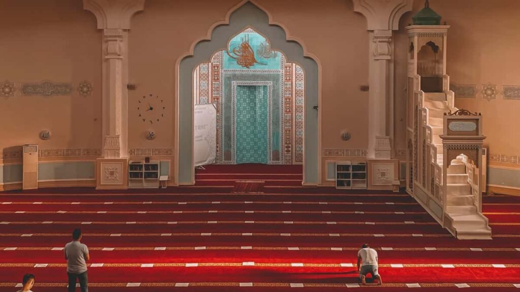 Comment les createurs marocains peuvent participer aux lancements produits en Suisse via TikTok.