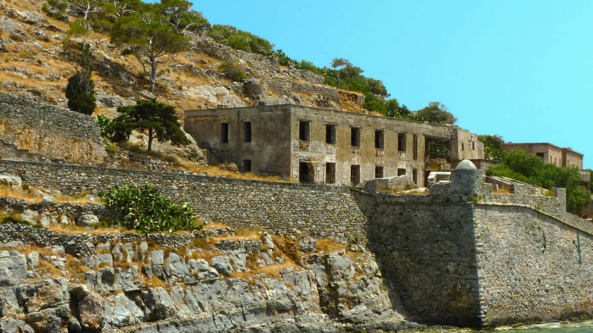 Créateurs marocains : Comment toucher les marques slovènes sur Roposo pour collaborer avec les offices du tourisme ?