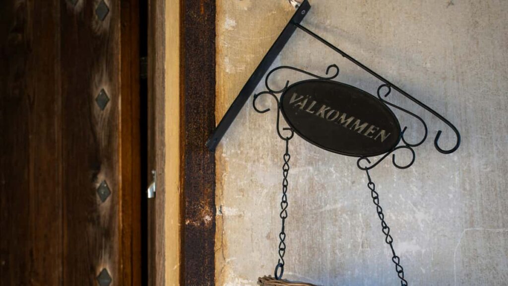 Guide pratique pour annonceurs au Maroc: comment reperer, qualifier et lancer des challenges sponsorises avec createurs Viber bases en Israel methodes, risques et checklist.