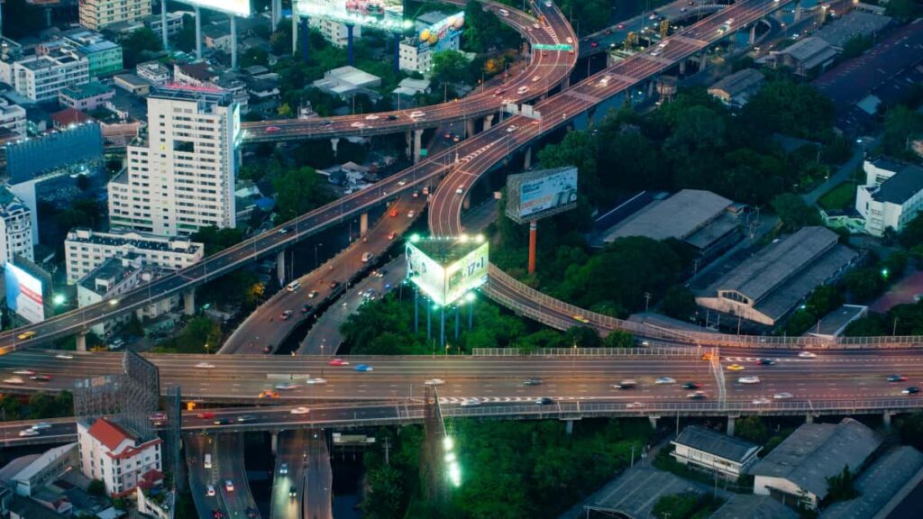 Guide pratique pour createurs au Maroc: strategies pour approcher des marques d'Oman via campagnes liees a Netflix et reviews de plateformes d'apprentissage.