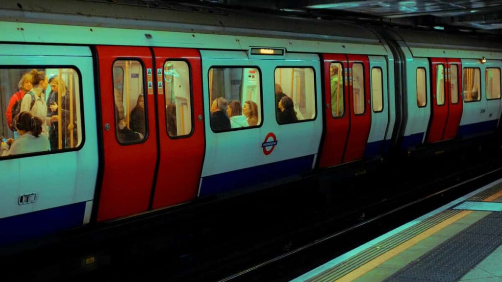 Guide pratique pour createurs au Maroc: etapes, tactiques Reddit et exemples locaux pour obtenir collaborations dunboxing avec marques dOuzbekistan comme Uzum.