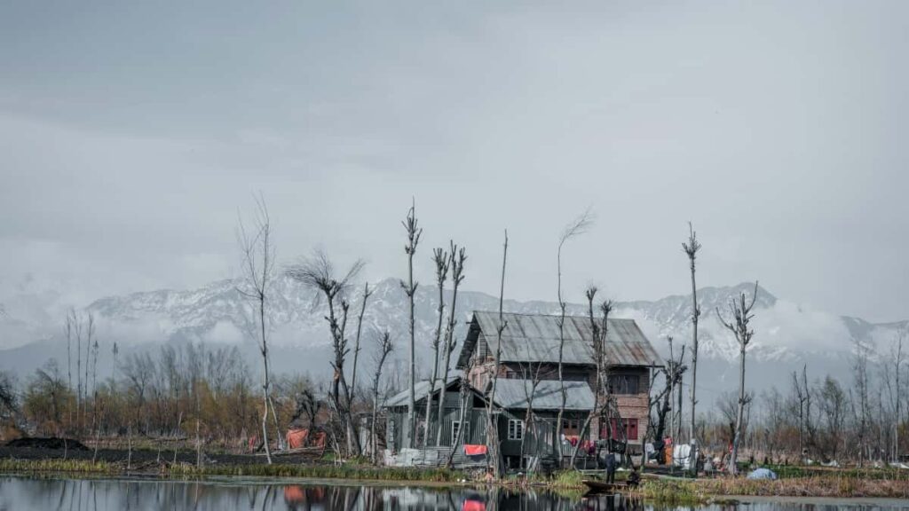 Guide pratique pour createurs au Maroc: comment contacter les marques de la Republique dominicaine sur Clubhouse, creer confiance et securiser sponsors.